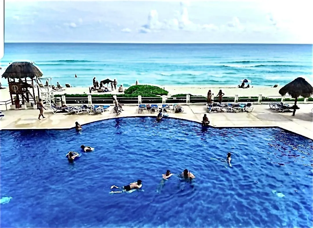 Deluxe 2 Bedroom Condo Cancun